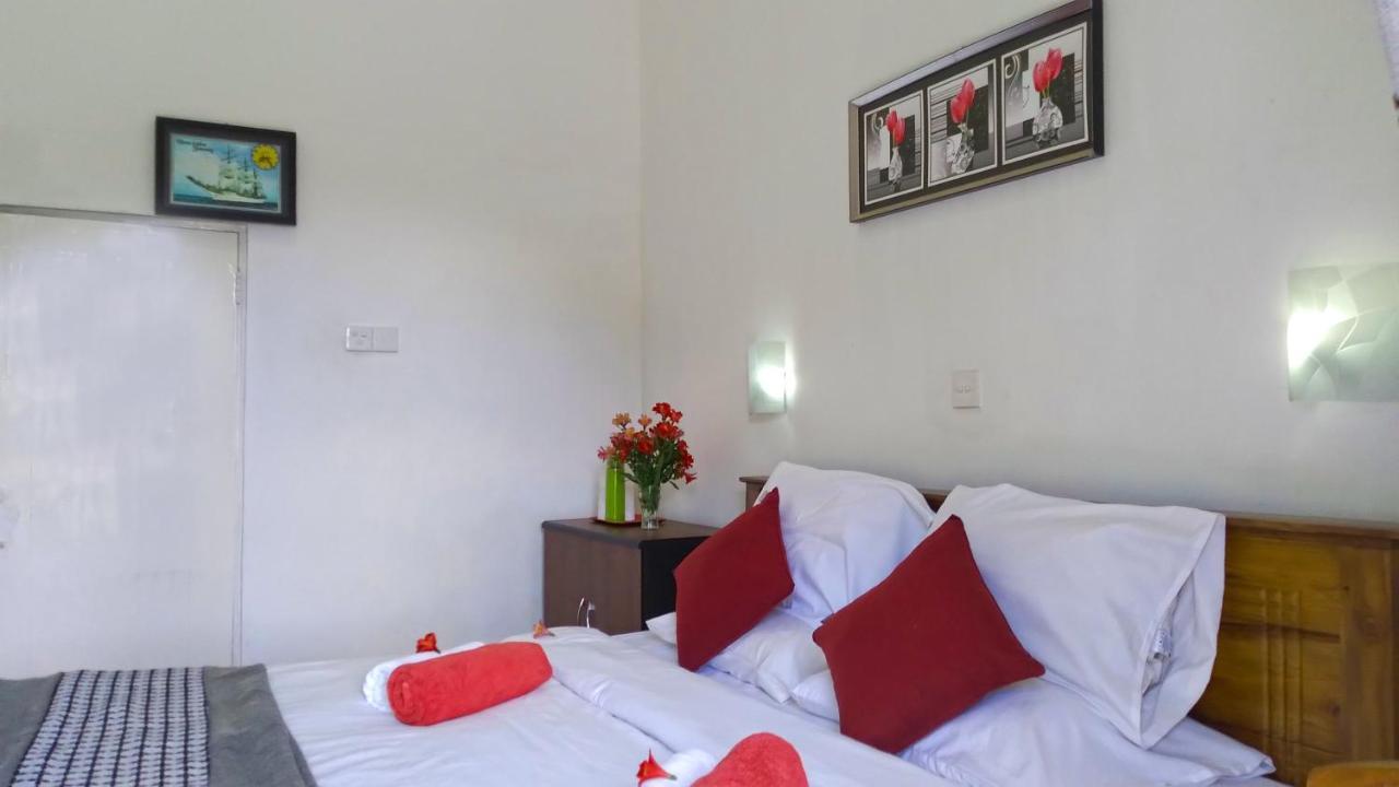 The Royal Terrace Holiday Bungalow Bed and Breakfast Nuwara Eliya Exterior foto